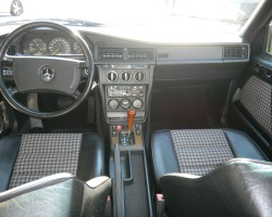 Mercedes Benz 190E 2.5-16V D車