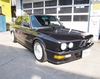 BMW M5(E28)