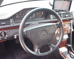 Mercedes Benz 500E
