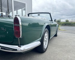 TRIUMPH TR-4